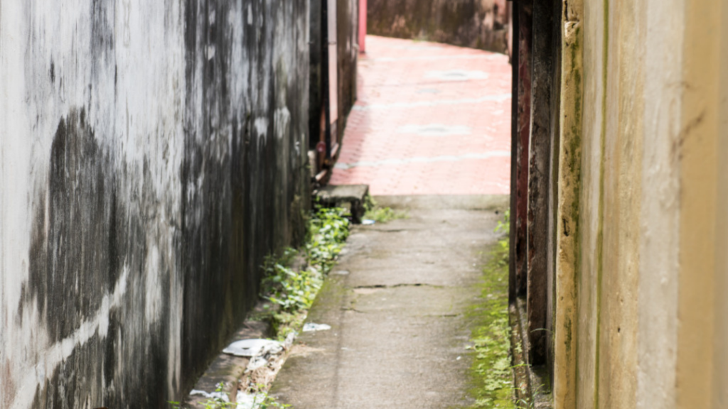 narrow lanes toward Calangute Beach in Goa