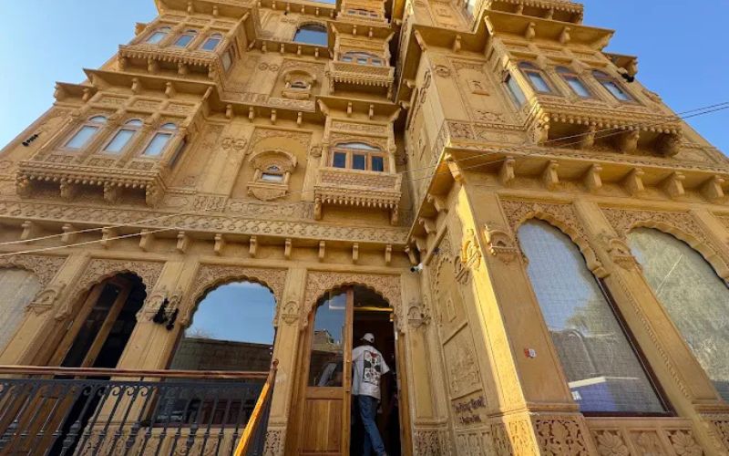 Heritage haveli stay in Jaisalmer with intricate sandstone carvings